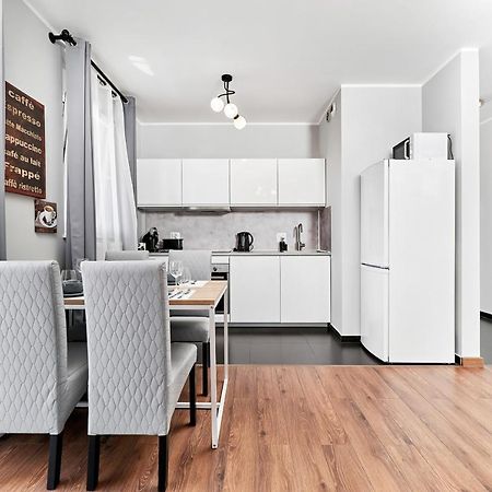 Apartment Wroclaw Sikorskiego With Free Garage By Renters Prestige Eksteriør billede