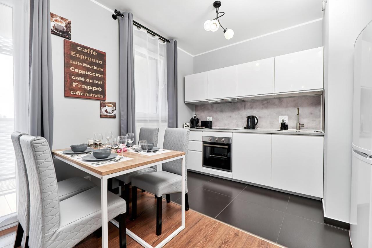 Apartment Wroclaw Sikorskiego With Free Garage By Renters Prestige Eksteriør billede