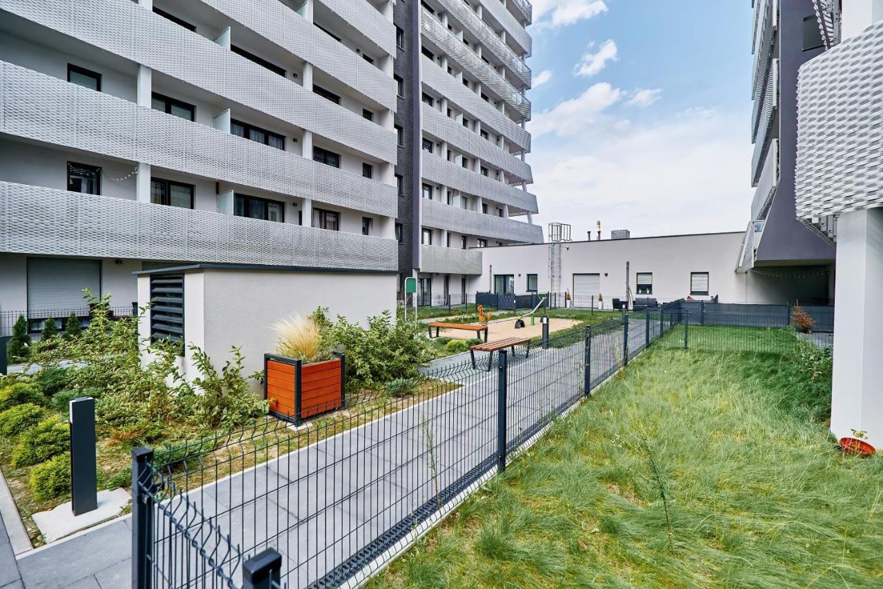Apartment Wroclaw Sikorskiego With Free Garage By Renters Prestige Eksteriør billede