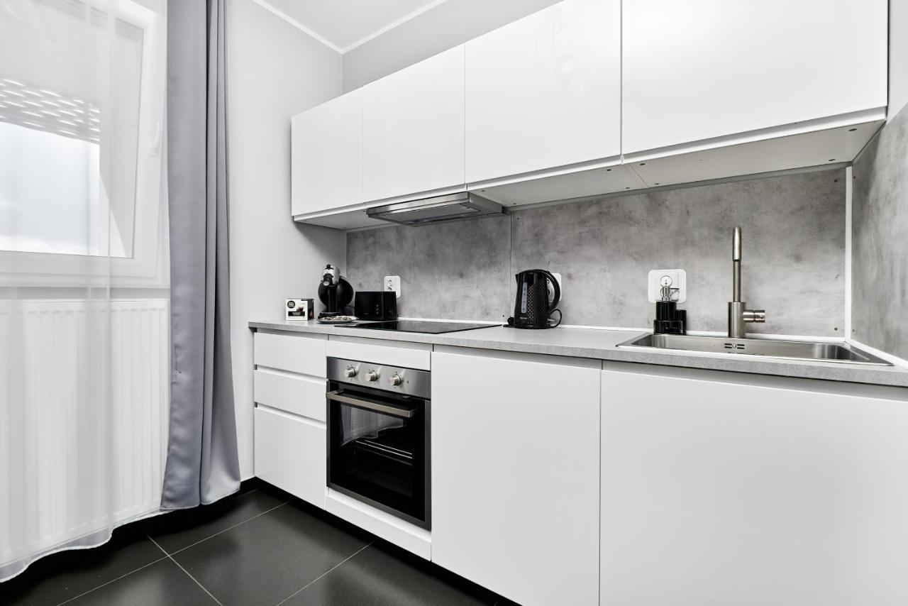 Apartment Wroclaw Sikorskiego With Free Garage By Renters Prestige Eksteriør billede